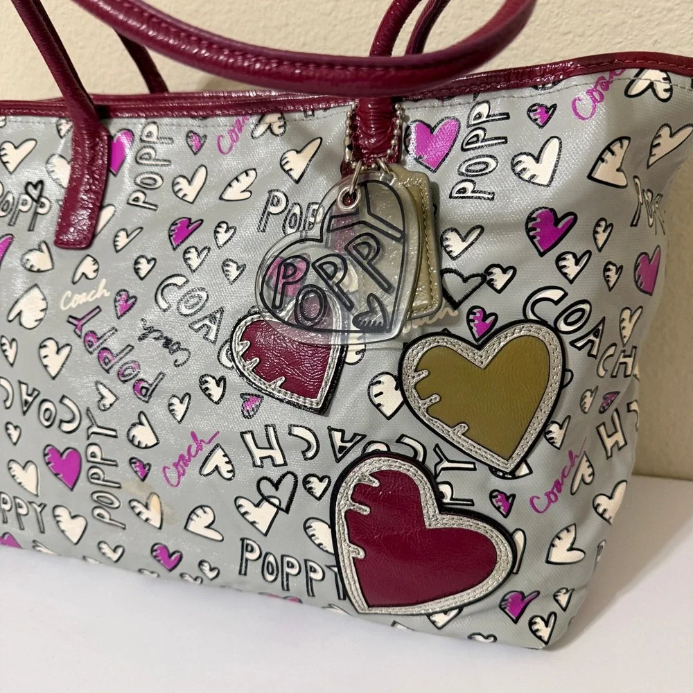 Coach Poppy Hearts Graffiti Tote With Bag Charms Coated Canvas Gray‎ Pink Y2K - Picture 3 of 16